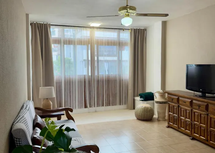 Aveluz Акантиладо-де-Лос-Хигантес